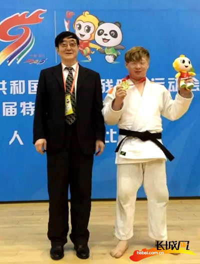 李艷琛在2015年第九屆全國殘疾人運動會上獲得一枚金牌。李艷琛 供圖