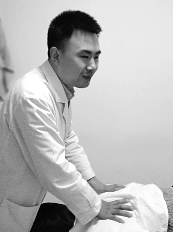 秦皇島盲人青年用愛打造多彩人生