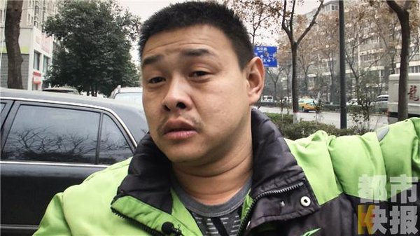 西安一腦癱患者12年換6輛三輪義務接送殘疾人