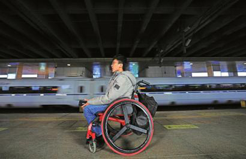 每天乘坐火車上下班，讓趙浩洋成為火車站工作人員最熟悉的旅客。