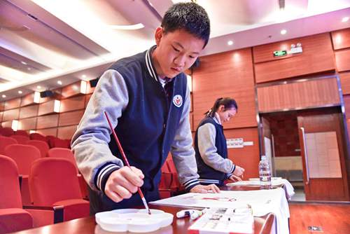 漢馬公益基金項目啟動 聾啞學(xué)生手繪400件文化衫將亮相漢馬